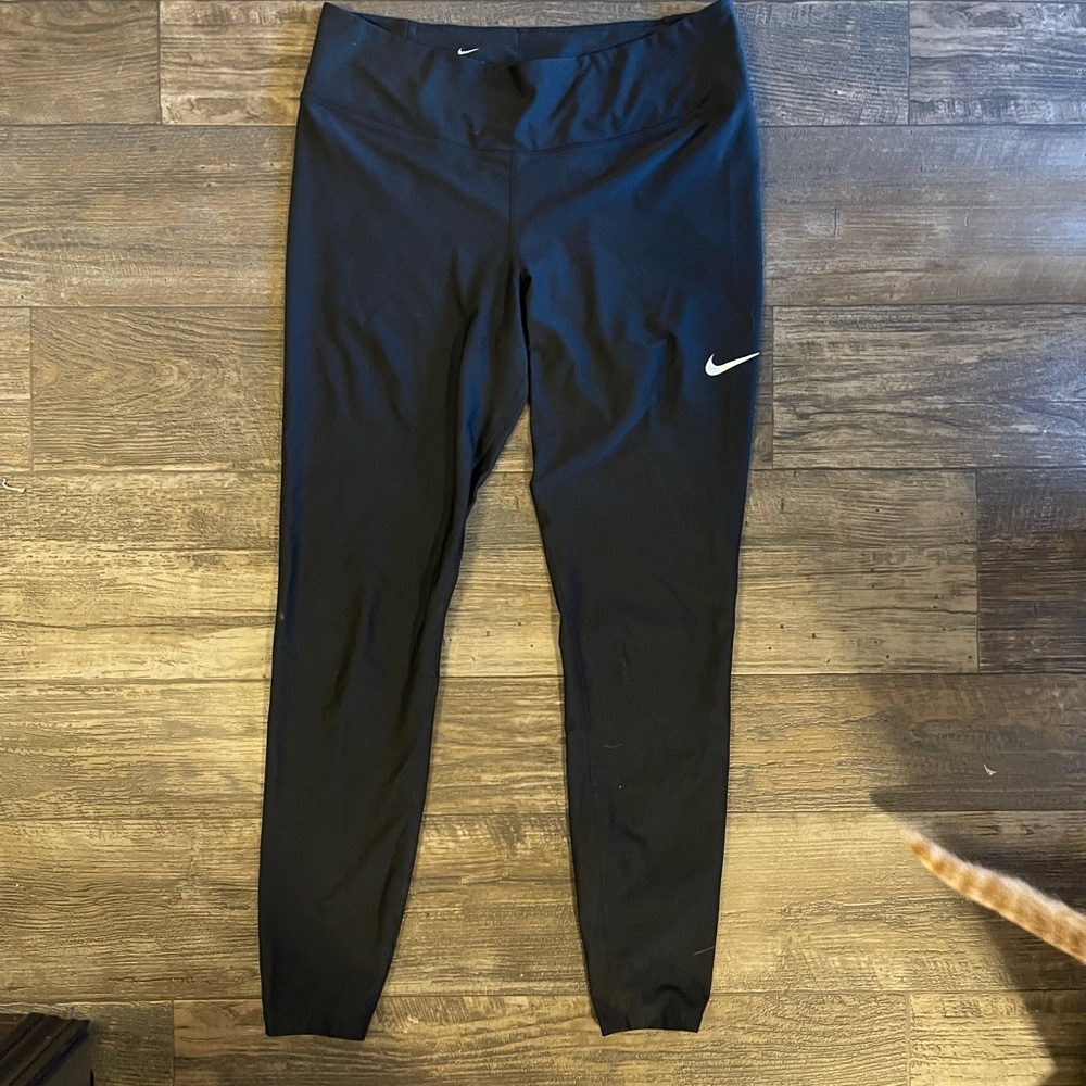 Black Nike leggings